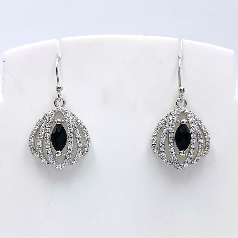 Black Spinel Shell Fan Earrings